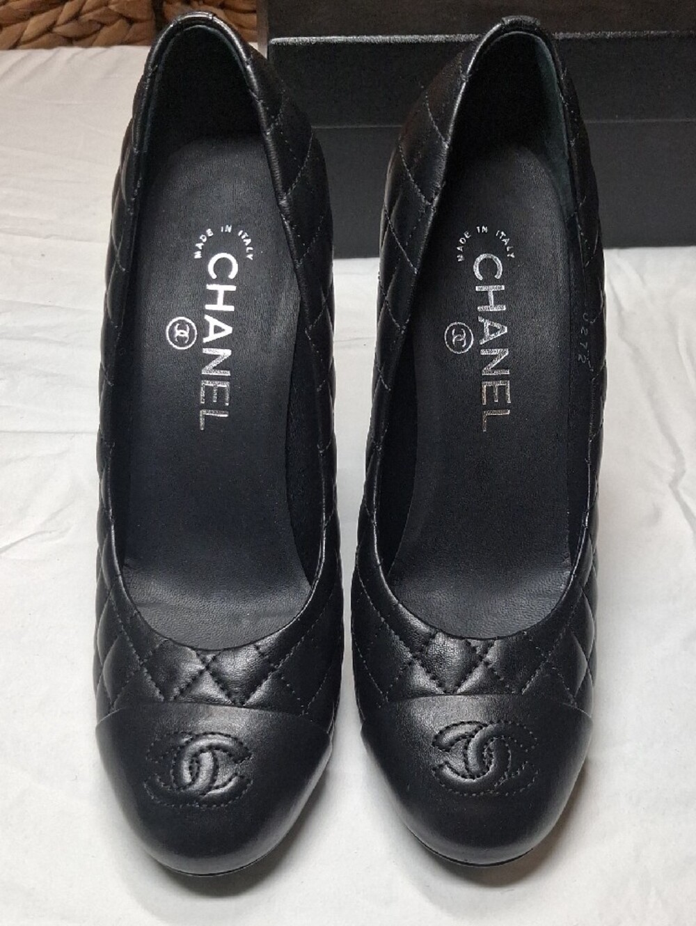 CHANEL Black Quilted Leather CC Cap-Toe Pumps - Picture 4 of 9